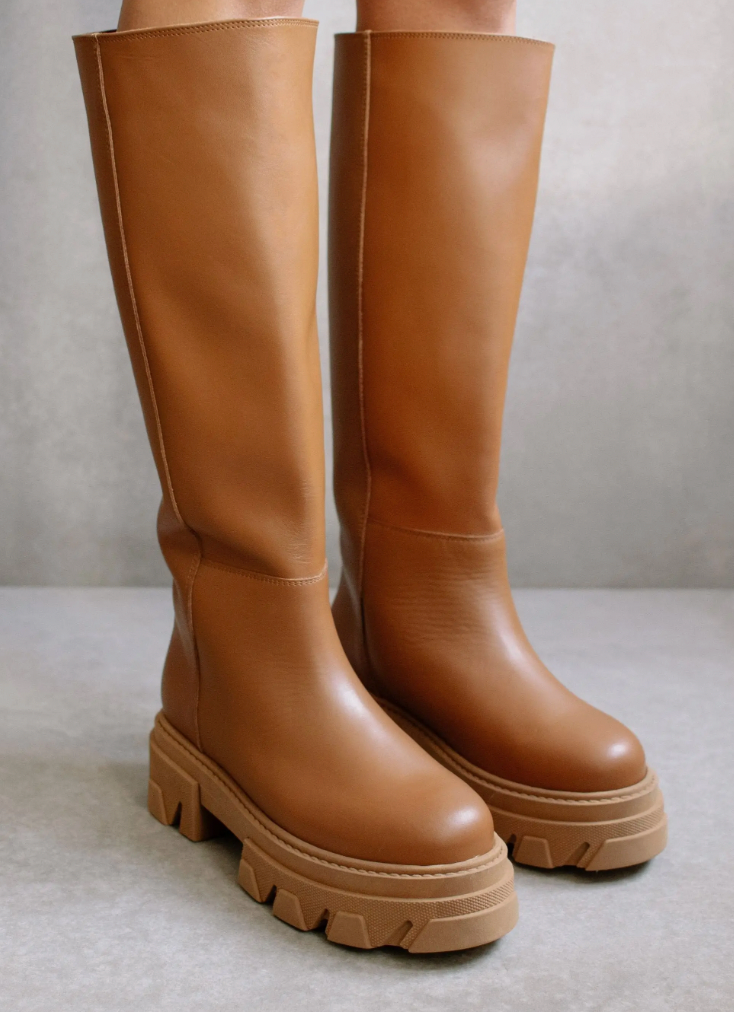 ALOHAS Camel Boots