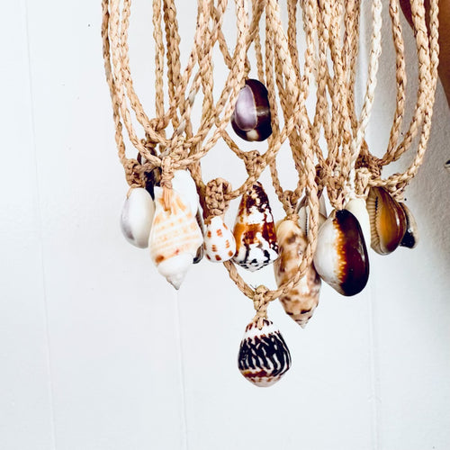 Tahitian shell necklace