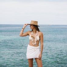 ALOHA LEI STAND #5